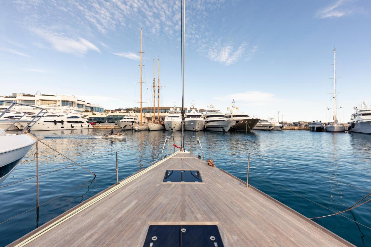 Botel Voilier Luxe Face Au Palais Cannes
